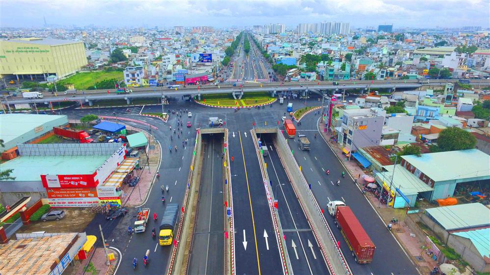 Hầm chui nút giao An Sương